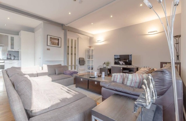 Modern 2 Bedroom Apartment in Heart of Hackney