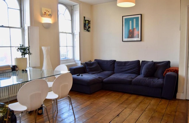 Modern 2 Bedroom Flat in Camberwell