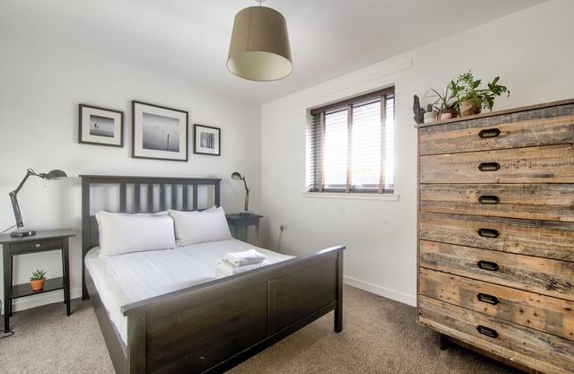 Modern 2BR flat with views of Arthur’s Seat