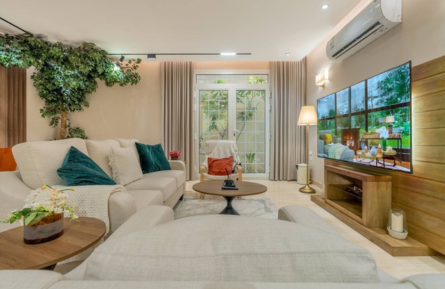 Modern 3-bedroom apartment with garden