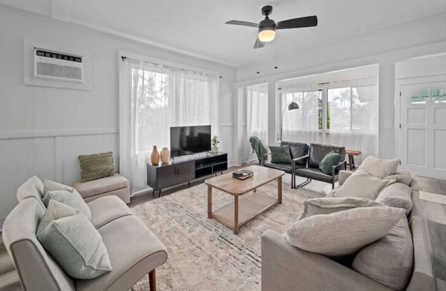 Modern 3BR/1B house in Hilo