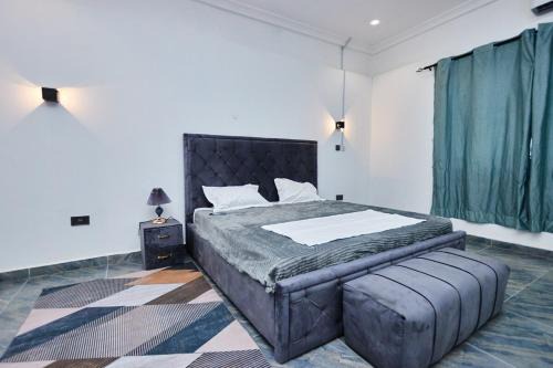 Modern 3BR Home - near airport