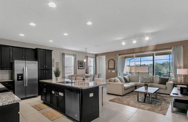 Modern 5BR Solara Private Pool