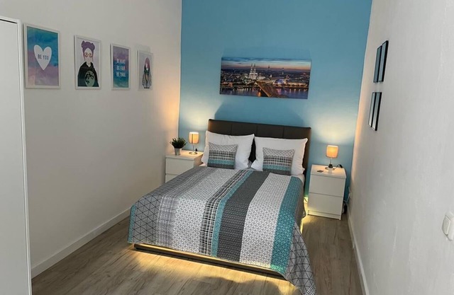 Modern and quiet Südstadt apartment. Direct proximity to the old town & DOM!