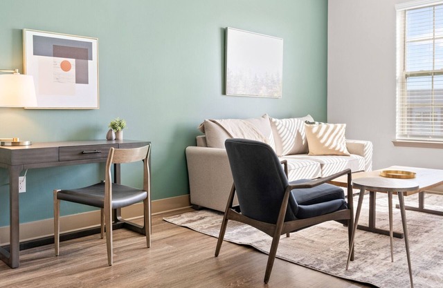 Modern Apartment in Prime Location (ID7923X25)