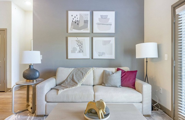 Modern Apartment in Prime Location (ID9024X45)