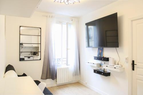 Modern apartment at the gates of Paris