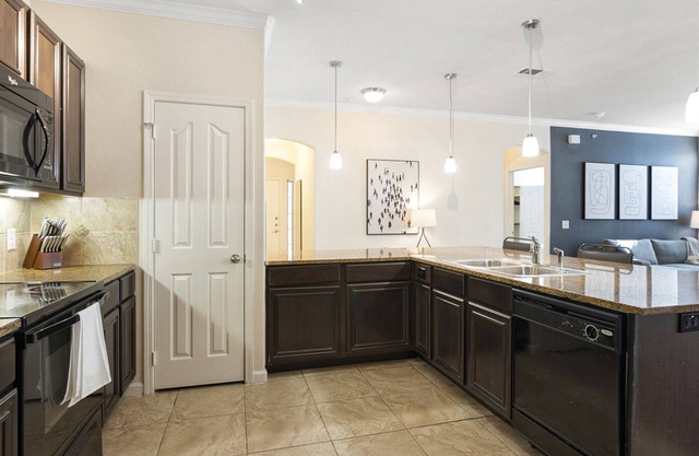Modern Apartment in Prime Location (ID9484X05)
