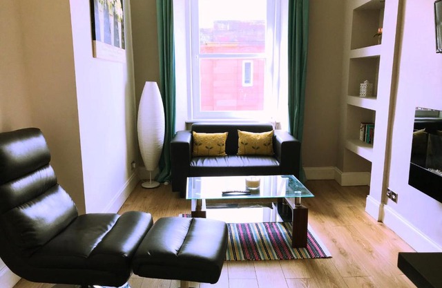 Modern Apartment in Edinburgh