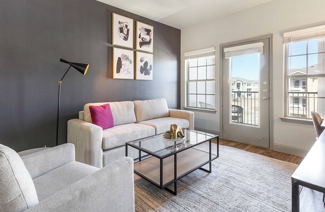 Modern Apartment in Prime Location (ID1215X775)