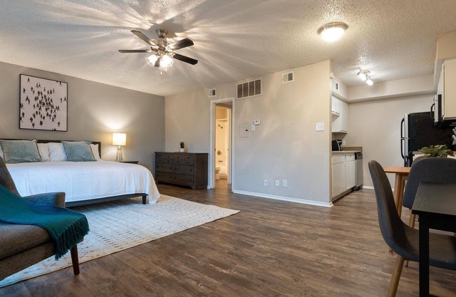 Modern Apartment in Prime Location (ID3235X57)