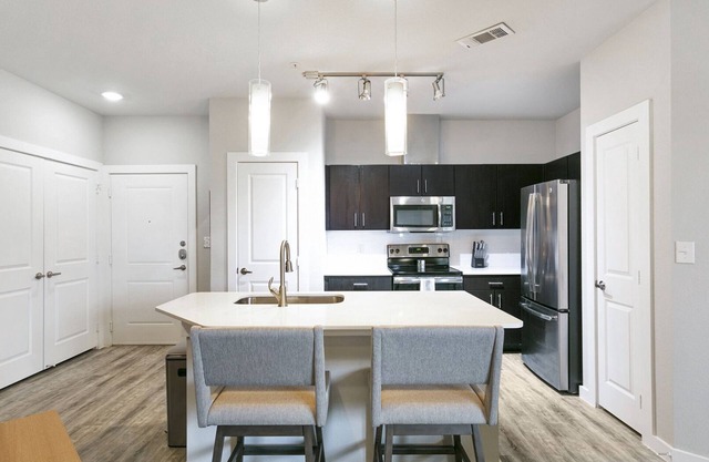 Modern Apartment in Prime Location (ID3561X40)