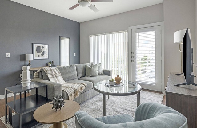 Modern Apartment in Prime Location (ID4945X32)
