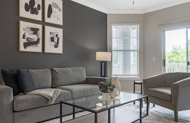 Modern Apartment in Prime Location (ID1004X259)