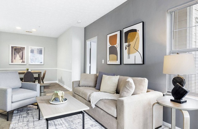 Modern Apartment in Prime Location (ID4762X60)