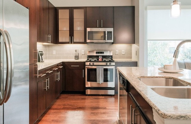 Modern Apartment in Prime Location (ID5143X81)