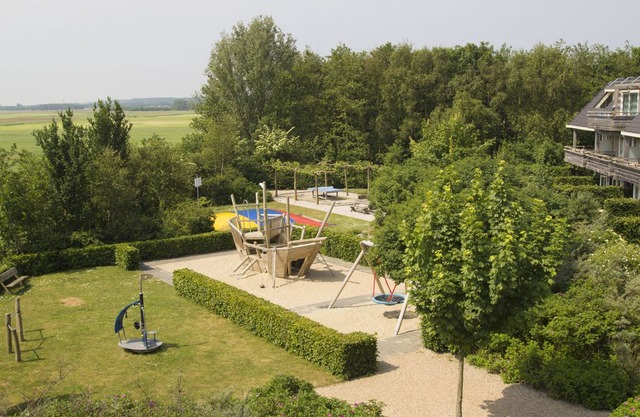Modern apartment with a smart TV 1.7 km. from the beach