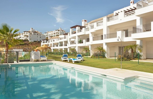 Modern Apartment with Pool