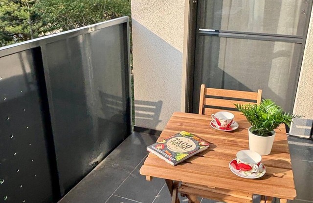 Modern artistic 2bdr condo, Washer/Dryer, AC & parking in city center Bratislava