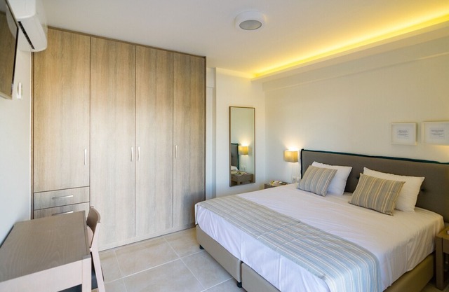 Modern Beachfront villa, No car needed 5