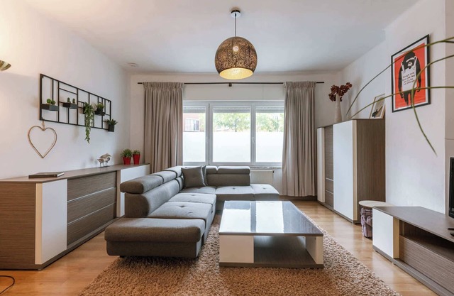 Modern Beachside Getaway | Balcony | Family