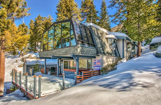 Modern Cabin, Panoramic Lake Tahoe Views, @ Heavenly Ski Slopes, Near State line