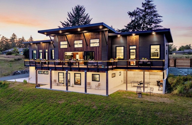 Modern Chalet Lux Home with Mnt Views, Hot Tub & EV Charger