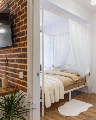 Modern chic apartment B&C