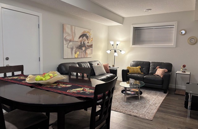Modern Comfort in the Center - Forest Heights Haven