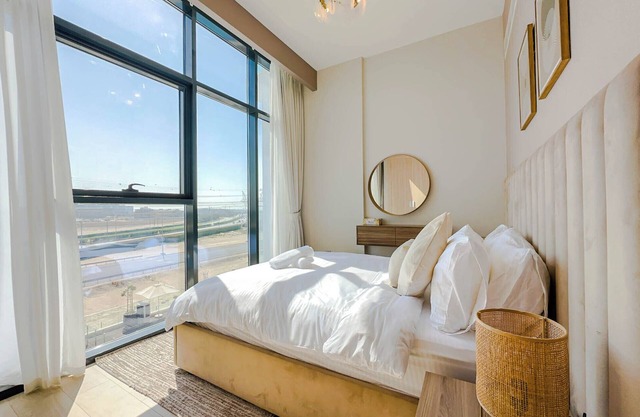 Modern Comforts 1-Bedroom Retreat in Meydan