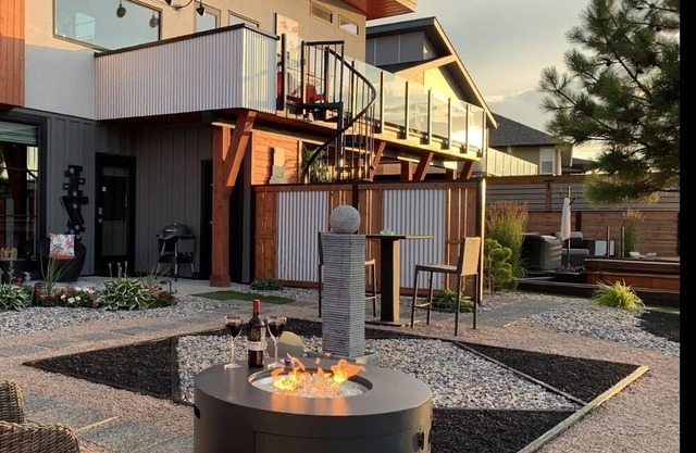 Modern contemporary suite