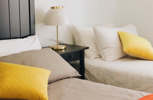 Modern & Cosy 2-Bedroom Apartment Hornsby