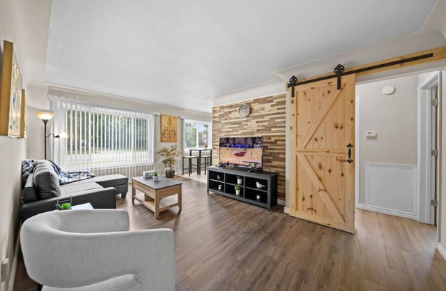 Modern Cozy 1 Bedroom Apartment in Shelby Township
