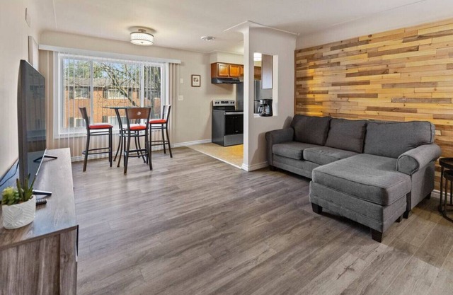 Modern Cozy 2b apt in Shelby Twp