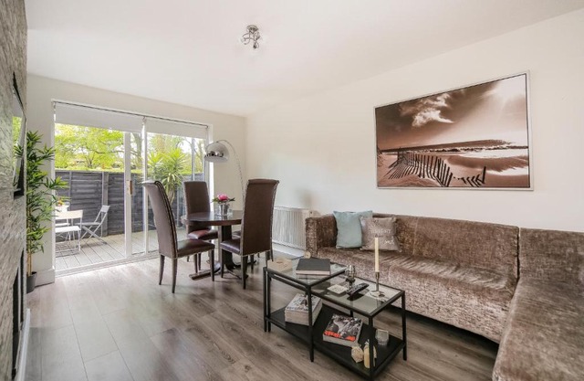 Modern Cozy apartment in Little Venice
