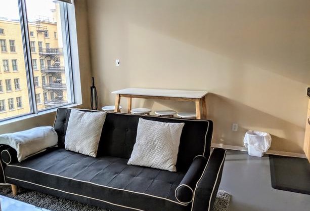Modern Downtown Loft Near Rogers Place,shaw Conf