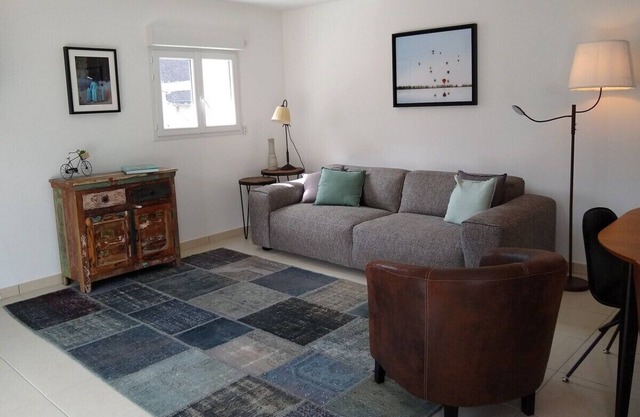 MODERN DUPLEX APARTMENT? CENTRAL LOCATION - SLEEPS 5