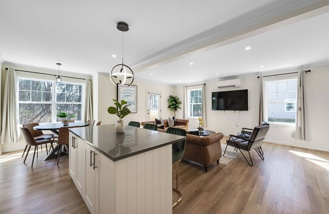 Modern Family Retreat | Near Downtown Hartford | Sleeps 10