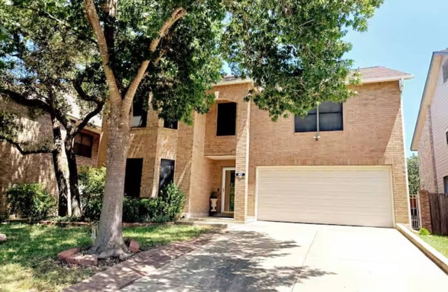 Modern Family Retreat/Stylish 3BR + GAMEROOM Near Six Flags & SeaWorld
