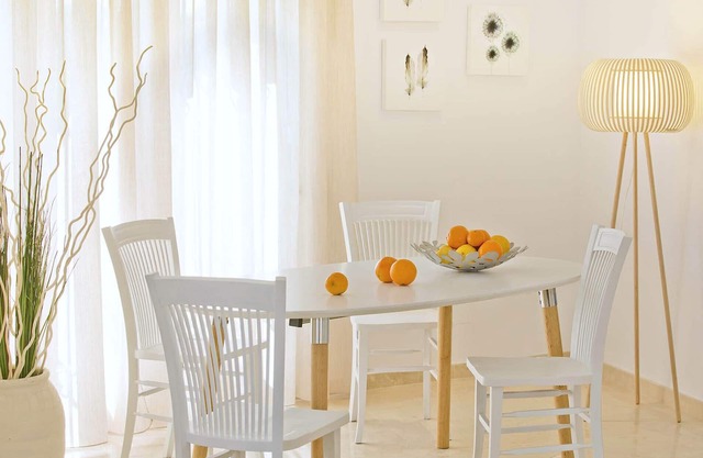 Modern Family Villa close to the beach & private pool possible to heat.