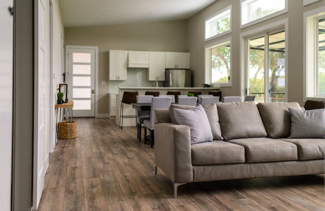 Modern Farmhouse - Close proximity to Southwest Austin wedding Venues