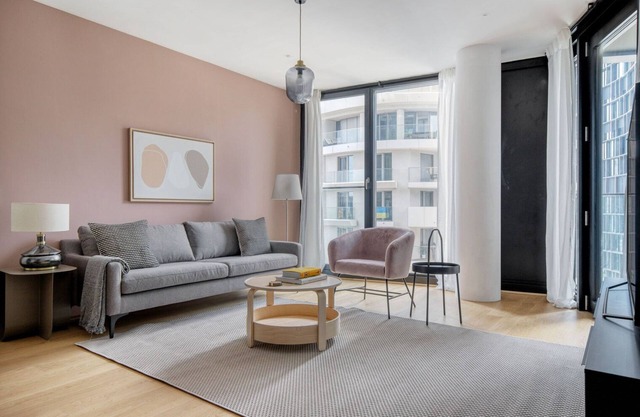 Modern Favoriten 2BR w/Gym, Lounge & Elevator, nr Metro, by Blueground