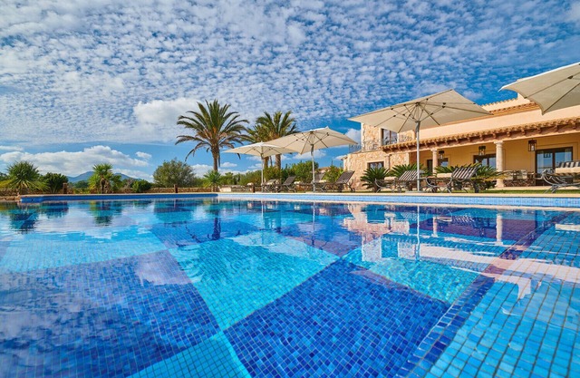Modern finca with pool, sea views, volleyball court and outdoor kitchen - Casa Fortuna
