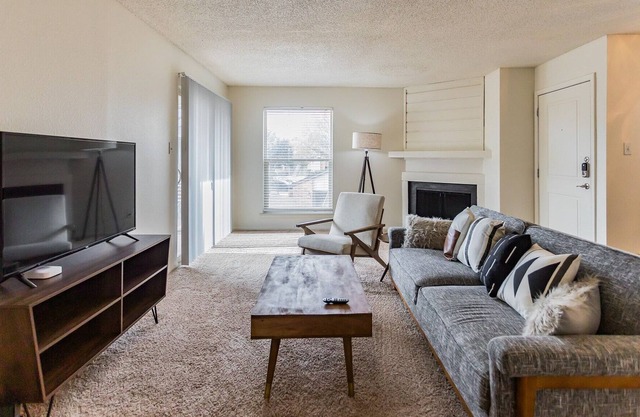 Modern Flat in the Heart of Midland!