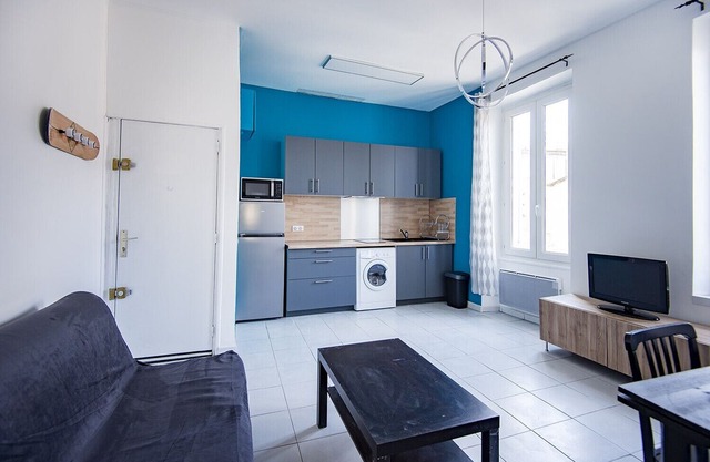 Modern flat near Parc du 26ème Centenaire