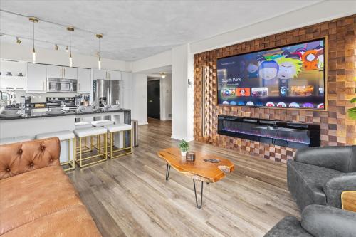 Modern Flat off Meridian - Walk Anywhere Downtown