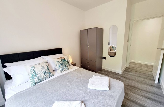 Modern Flat with City Views in Woolwich
