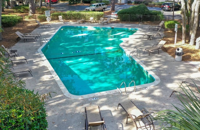 Modern Folly Field Family Villa | Walk to Beach, Complex Pool