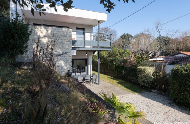 Modern villa 6 to 8 pers. 100m from Royan beach