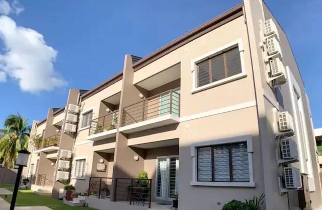 Modern, fully furnished and equipped townhouse